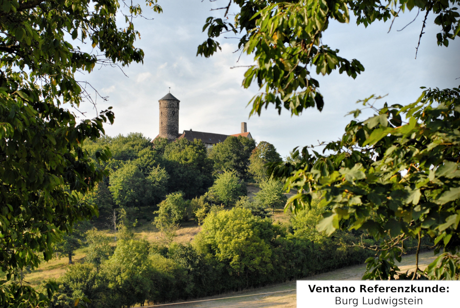 Referenz - Burg Ludwigstein | Vor 600 Jahren gegründet, dient die Burg der Stiftung Jugendburg Ludwigstein heute als Veranstaltungsort und Beherbergungsstätte mit 35.000 Übernachtungen pro Jahr | @Carsten Deiters Referenz - Burg Ludwigstein | Vor 600 Jahren gegründet, dient die Burg der Stiftung Jugendburg Ludwigstein als Veranstaltungsort und Beherbergungsstätte mit 35.000 Übernachtungen pro Jahr